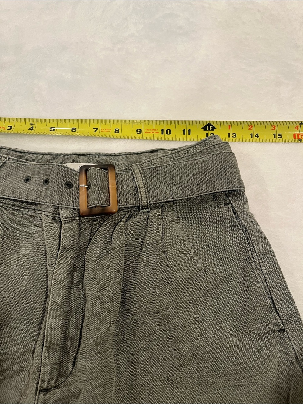 Nicole Miller New York Linen Blend Olive Belted Shorts - Size 2 - Picture 5 of 7